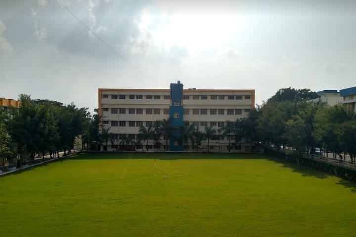 https://cache.careers360.mobi/media/colleges/social-media/media-gallery/11238/2021/1/2/Campus View of Pimpri Chinchwad Polytechnic Pune_Campus-View.png